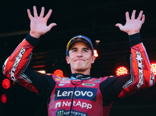 deportes/motociclismo/20260904/imagen-marquez-mostrando-heridas-guerra-demuestra-esta-hecho-otra-pasta_455335