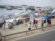 espana/20260905/impactante-video-como-encuentra-playa-trampolin-ceuta-kilometros-chabolas-personas-hacinadas_455458