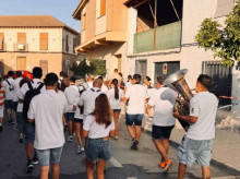 espana/andalucia/20260905/joven-acaba-uci-recibir-disparo-le-perforo-pulmon-durante-fiestas-fuente-vaqueros_455610