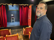 espana/andalucia/sevilla/20260905/teatro-pequeno-mundo-tiene-solo-28-butacas-mantiene-desde-hace-14-anos-barrio-triana_455620