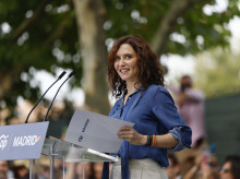 espana/madrid/20260905/ayuso-comienza-curso-ironia-sanchez-esta-obsesionado-conmigo-fuera-begona-me-mosquearia_455665