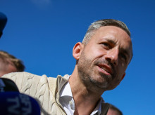 internacional/20260906/ulrich-siegmund-vendedor-ambientadores-logrado-primera-victoria-afd_455816