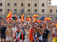 espana/20260906/centenares-ceuties-claman-contra-gobierno-exigen-seguridad-cara-inicio-curso-escolar_455846