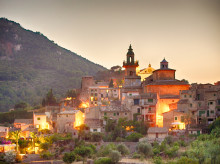 espana/baleares/20260909/valldemossa-antes-instagram-invierno-convirtio-pueblo-mallorca-mito_455866