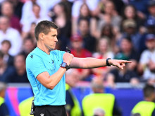 deportes/futbol/champions-league/20260908/nuevas-directrices-han-recibido-arbitros-champions-menos-var-pulso-fifa_456415