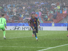 deportes/futbol/champions-league/20260909/lluvia-vuelve-hacer-suyas-barcelona-e-inunda-tribuna-prensa-camp-nou_457201