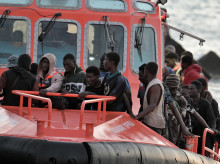 espana/20260910/rescatan-canarias-cayuco-152-inmigrantes-15-dias-travesia-desde-gambia_457305