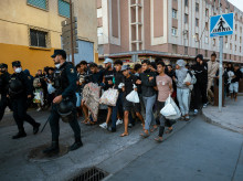 espana/20260913/dos-apunalados-menos-dos-detenidos-otra-noche-peleas-entre-inmigrantes-ceuta_458238
