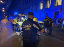 espana/madrid/20260917/policia-salva-dos-ancianos-madrid-hombre-les-retenia-grito-ala-grande_459715