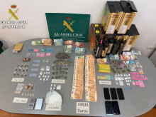 espana/baleares/20260917/guardia-civil-interviene-arsenal-2000-pastillas-extasis-ibiza_459852