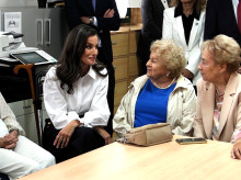 espana/casa-real/20260917/emotivo-reencuentro-reina-profesoras-no-puedo-hablar_460006