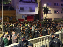 espana/20260918/tension-avalancha-videos-deja-traslado-inmigrantes-puerto-ceuta_460093