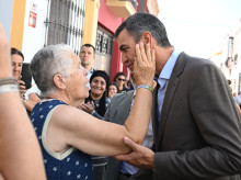 espana/andalucia/20260918/feudo-socialista-onubense-donde-decenas-jubilados-recibieron-sanchez-vitores-eres-mejor_460262