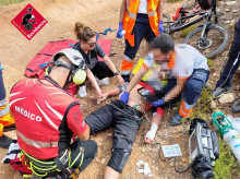 espana/comunidad-valenciana/20260919/rescatan-helicoptero-ciclista-caida-terraplen-20-metros-altura_460608