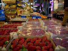 economia/20260920/fresas-naranjas-judias-verdes-huevos-pescado-disparan-precios-ultimo-ano_460676