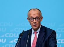 internacional/20260920/ultraizquierda-derecha-afd-asestan-otro-golpe-merz-cdu-lucha-berlin-hunde-mecklemburgopomerania_460674