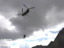 espana/defensa/20260920/espectacular-rescate-chinook-ejercito-tierra-helicoptero-guardia-civil-gredos_460691