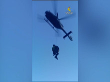 espana/20260921/guardia-civil-rescata-ilesos-cuatro-montaneros-atrapados-pico-turbina_460839