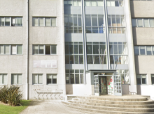 espana/galicia/20260922/instituto-coruna-prohibe-batallas-farmear-aura-recreos_461570