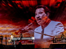 cultura/20260922/lionel-richie-ingresa-hospital-segunda-vez-mes-problemas-cardiacos_461624