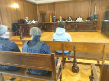 espana/galicia/20260922/me-encontre-diente-roto-amiga-describe-palizas-victima-maltrato-pontevedra_461641
