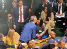 espana/20260922/delcy-rodriguez-recorre-medio-plenario-onu-abordar-sanchez-pedirle-ayuda_461651