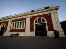 espana/cataluna/20260922/tres-heridos-desprenderse-parte-falso-techo-estacion-fabra-i-puig-barcelona_461680