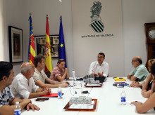 espana/comunidad-valenciana/20260925/mompo-lanza-mensaje-tranquilidad-sector-teatral-le-tiende-mano-participar-reforma-principal_462895