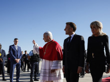 religion/iglesia/20260926/maraton-espiritual-papa-paris-32-horas-historia-10-imagenes_463180