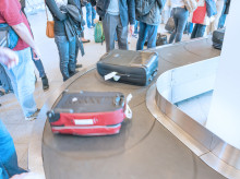 espana/baleares/20260929/robamaletas-aeropuerto-palma-vuelve-carga-pillado-forzando-equipaje-turista-banos_464114