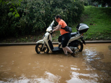 sociedad/20260929/trombas-agua-ponen-jaque-cataluna-casi-100-litros-pocas-horas-cientos-avisos-emergencias_464124