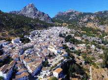 espana/andalucia/cadiz/20260930/este-pueblo-cadiz-revive-tragica-historia-robin-hood-andaluz-gran-amor_464446