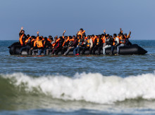 internacional/20261001/reino-unido-anuncia-fin-acuerdo-intercambio-inmigrantes-francia_464767