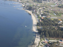 espana/galicia/20261002/buscan-aire-tierra-hombre-salio-kayak-aparece-dormido-playa-vuelvo-manana_465305