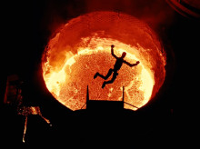 tecnologia/20261002/empresa-destruye-robots-ia-fundiendolos-como-schwarzenegger-terminator_465469