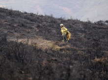 espana/galicia/20261003/incendio-ourol-lugo-queda-controlado-cuatro-dias-fuego-casi-72-hectareas-afectadas_465652