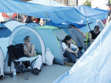espana/comunidad-valenciana/20261004/acampada-vivienda-valencia-supera-primera-noche-200-personas-declara-indefinida_465846