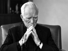 religion/iglesia/20261007/patrick-peyton-cura-irlandes-conquisto-hollywood-golpe-avemarias-reunio-millones-estadios_466312
