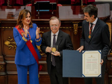 espana/comunidad-valenciana/20261005/vivas-recibe-medalla-honor-valencia-ciudad-autonoma-ceuta_466405