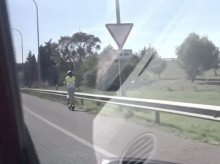 espana/baleares/20261006/alerta-carreteras-mallorca-bicis-patinetes-circulan-entre-vehiculos-gran-velocidad_466863