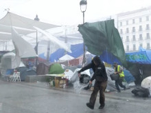 espana/madrid/20261006/intensa-lluvia-madrid-pone-prueba-acampada-sol-achica-agua-cubos_466920