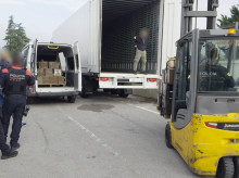 espana/cataluna/gerona/20261009/7-detenidos-presuntamente-guardar-8025-kilos-hachis-almacen-cabanes-gerona_467873