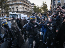 internacional/20261009/polemica-arma-antidisturbios-francia-tenido-sacar-disturbios-estudiantiles_467993