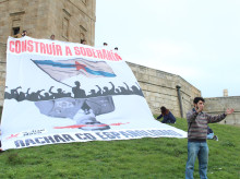 espana/galicia/20261012/romper-espanolismo-pancarta-rey-bocabajo-desplegada-torre-hercules_468685