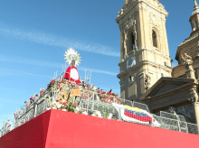 espana/20261012/zaragoza-celebra-dia-grande-multitudinaria-ofrenda-flores-virgen-pilar_468781
