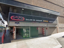 espana/madrid/20261013/varios-encapuchados-asaltan-punta-pistola-bingo-usera-chocan-contra-autobus-mientras-huyen_468945