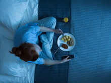 salud-y-bienestar/salud/20261014/cenar-tarde-no-solo-engorda-higado-tambien-puede-sufrir-consecuencias_469021