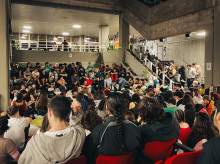 espana/madrid/20261014/estudiantes-profesores-encierran-ciencias-informacion-ucm-calentando-ambiente-huelga-este-miercoles_469317