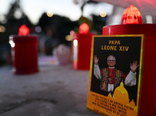 religion/vaticano/20261015/leon-xiv-pasa-noche-tranquila-gemelli-levanta-desayuna-normalidad_469796