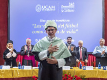 deportes/futbol/20261016/luis-fuente-investido-doctor-honoris-causa-ucam-jamas-imagine-balon-me-llevaria-aqui_470246